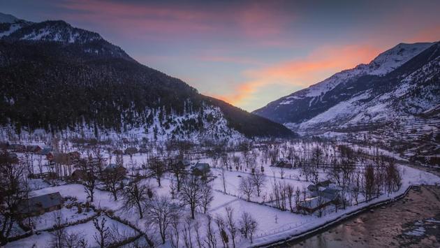 The sun sets over the horizon at Gund valley, Kashmir. (Prasun Mitra) The sun sets over the horizon at Gund valley, Kashmir. (Prasun Mitra)
