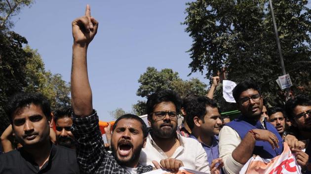 Members of Akhil Bharatiya Vidyarthi Parishad (ABVP) shout slogans during the Tiranga march at Delhi University, New Delhi. (Burhaan Kinu/HT PHOTO)
