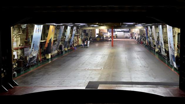 In October 2016, she was towed out of Kochi and returned to Mumbai, where she will be formally decommissioned on March 6. (Kunal Patil/ht photo) 