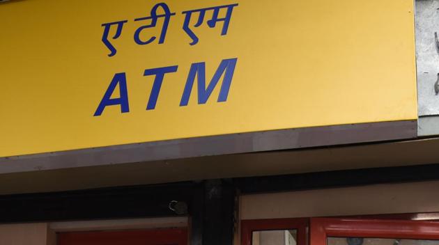 A box containing Rs 24.68 lakh cash found outside an ATM in Vadodara. (Sushil Kumar/HT File Photo) A box containing Rs 24.68 lakh cash found outside an ATM in Vadodara. (Sushil Kumar/HT File Photo)