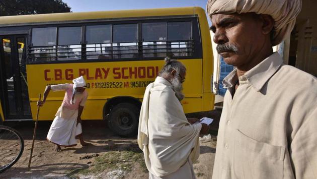 A view of a polling station at Ayodhya in the northern Indian state of Uttar Pradesh. (Arun Sharma/HT PHOTO) A view of a polling station at Ayodhya in the northern Indian state of Uttar Pradesh. (Arun Sharma/HT PHOTO)