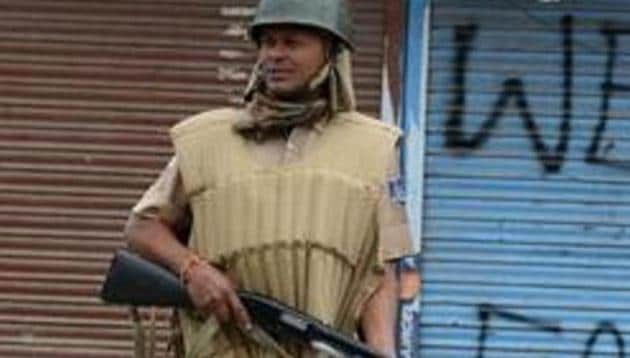 A trooper holds a pellet gun as he patrols in Srinagar on August 29, 2016. (AFP) A trooper holds a pellet gun as he patrols in Srinagar on August 29, 2016. (AFP)