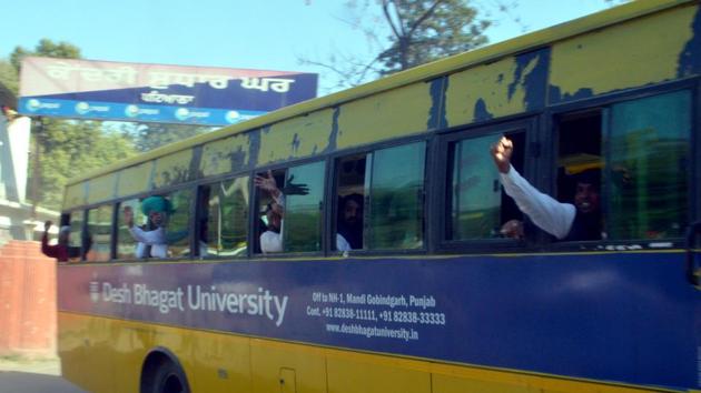 INLD workers being brought out from Patiala jail in a bus on Monday. (Bharat Bhushan/HT Photo) INLD workers being brought out from Patiala jail in a bus on Monday. (Bharat Bhushan/HT Photo)