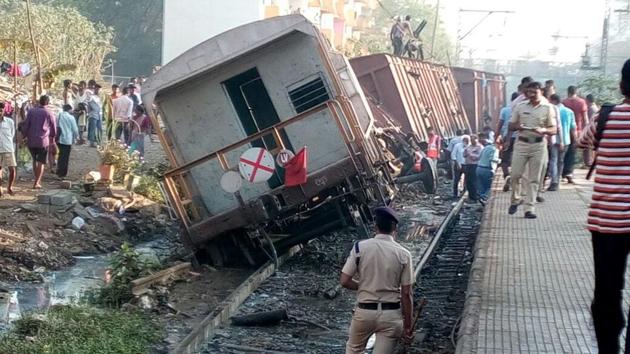 No one was injured. However, the incident threw harbour line services out of gear. Officials are yet to ascertain the cause of the incident. Efforts to move the derailed coaches from the track are ongoing. (Vijayanand Gupta/ HT Photo)