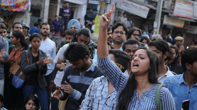 Gurmehar Kaur, like many young women, is capable enough to reason out her own political ideology and take a stand.(Burhaan Kinu/HT FILE PHOTO)