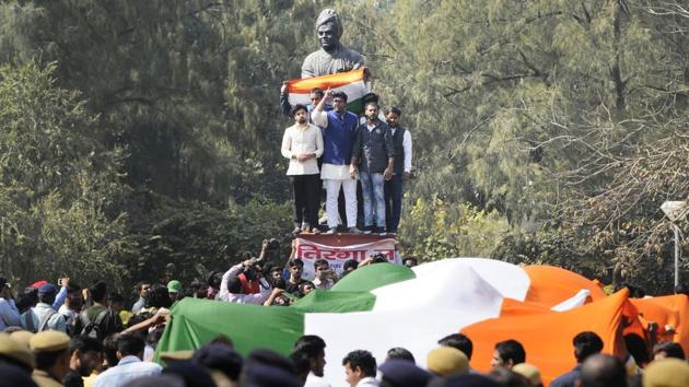 ABVP members took out a Tiranga march from Rajmas College to the Faculty of Arts at Delhi University on Monday, February 27, 2017. (Burhaan Kinu/HT Photo) ABVP members took out a Tiranga march from Rajmas College to the Faculty of Arts at Delhi University on Monday, February 27, 2017. (Burhaan Kinu/HT Photo)
