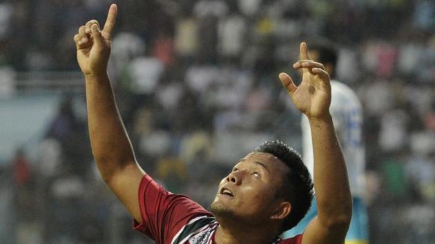 Jeje Lalpekhlua of Mohun Bagan celebrates after scoring against Club Valencia (Maldives) during their AFC Cup qualifying match at Rabindra Sarobar Stadium in Kolkata on Tuesday. (Samir Jana/HT PHOTO) Jeje Lalpekhlua of Mohun Bagan celebrates after scoring against Club Valencia (Maldives) during their AFC Cup qualifying match at Rabindra Sarobar Stadium in Kolkata on Tuesday. (Samir Jana/HT PHOTO)