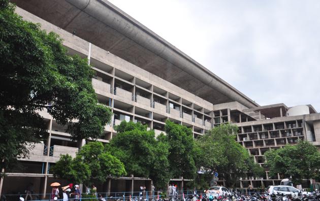 A view of the Punjab and Haryana high court building. The court, which said the trial court judge was pressurised, did not name anybody. (HT File Photo) A view of the Punjab and Haryana high court building. The court, which said the trial court judge was pressurised, did not name anybody. (HT File Photo)