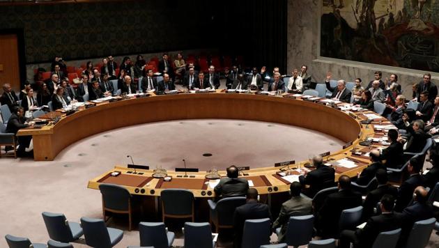 The United Nations Security Council votes on a resolution to ban the supply of helicopters to the Syrian government and to blacklist Syrian military commanders over accusations of toxic gas attacks, at U.N. headquarters in New York City, US, February 28. (REUTERS) The United Nations Security Council votes on a resolution to ban the supply of helicopters to the Syrian government and to blacklist Syrian military commanders over accusations of toxic gas attacks, at U.N. headquarters in New York City, US, February 28. (REUTERS)