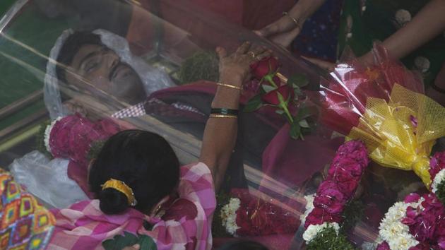 Parvatha Vardhini grieves by the body of her son Srinivas Kuchibhotla, a 32-year-old engineer who was killed in an apparently racially motivated shooting in a crowded Kansas bar, in Hyderabad on February 28, 2017.(AP) Parvatha Vardhini grieves by the body of her son Srinivas Kuchibhotla, a 32-year-old engineer who was killed in an apparently racially motivated shooting in a crowded Kansas bar, in Hyderabad on February 28, 2017.(AP)