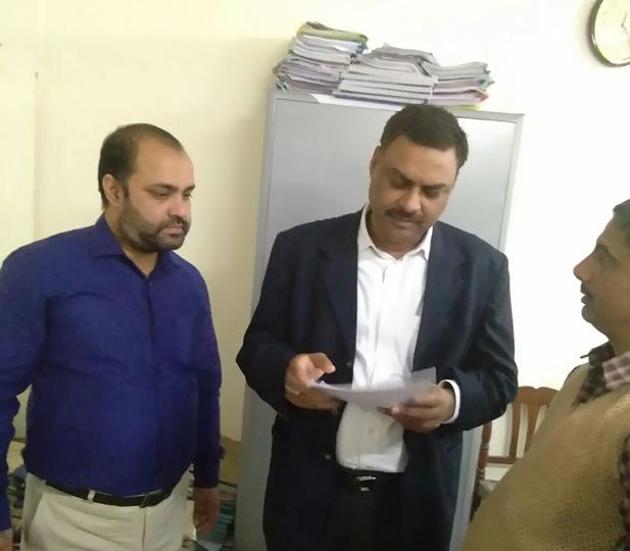 AKTU officials are verifying documents of students in Lucknow. AKTU officials are verifying documents of students in Lucknow.
