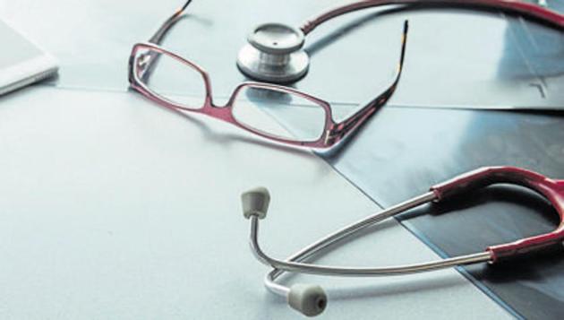 Responding to a query filed under Right to Information Act, the municipal health department revealed that 108 senior medical officers and medical officers from the hospitals such as Rajawadi, Ghatkopar, K B Bhabha, V N Desai and others, have been working in the same establishment for 3 to 20 years. (HT file photo) Responding to a query filed under Right to Information Act, the municipal health department revealed that 108 senior medical officers and medical officers from the hospitals such as Rajawadi, Ghatkopar, K B Bhabha, V N Desai and others, have been working in the same establishment for 3 to 20 years. (HT file photo)