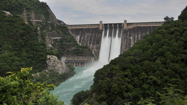 Both Punjab and Rajasthan are worried about the drop in the level of Bhakra and Pong dams. (HT File Photo) Both Punjab and Rajasthan are worried about the drop in the level of Bhakra and Pong dams. (HT File Photo)