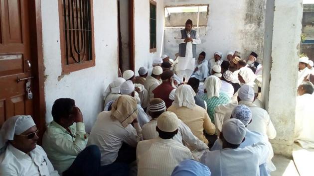 A meeting of Muslims in progress during anti-dowry campaign at Mahuadand in Latehar district, India, on Tuesday, February 28.(HT Photo/ Vishal Sharma)