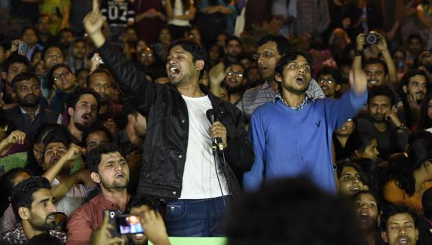 Kanhaiya Kumar addresses JNU students after his release in New Delhi.(HT FILE)