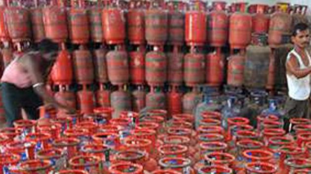 LPG rates have been on the upswing since October 2016. (HT File Photo) LPG rates have been on the upswing since October 2016. (HT File Photo)