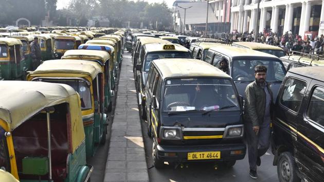 The transport department rules mandate that permits be given only to drivers with a good moral character and no criminal record in the past one year.(Sushil Kumar/HT PHOTO)