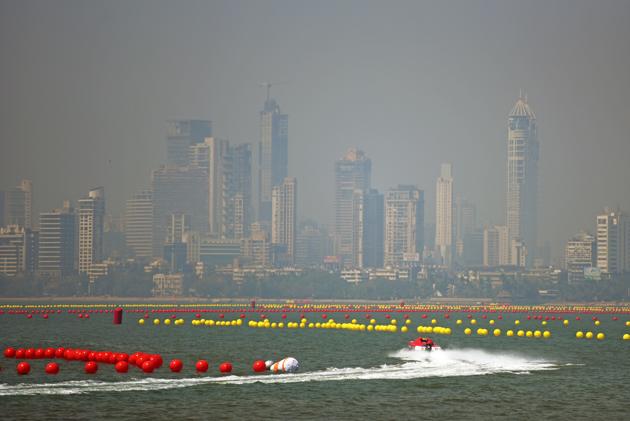 Practice session underway to check the tracks and boats ahead of the Nexa P1 Powerboat Grand Prix at Marine Drive on Wednesday.(Pratik Chorge/HT PHOTO)