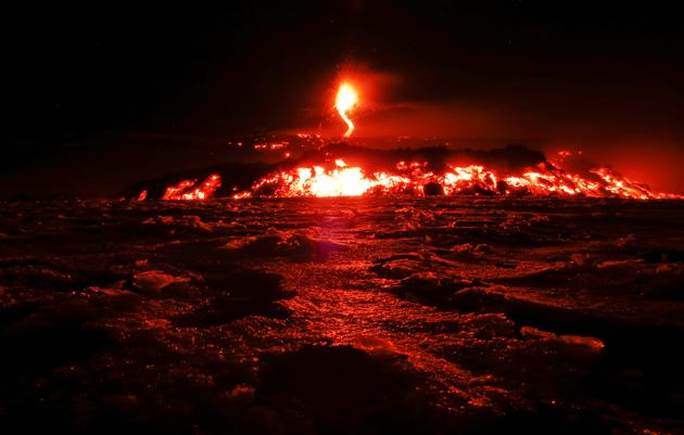 Mount Etna erupted in a fiery display . (Antonio Parrinello / REUTERS)
