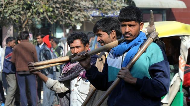 Working Group on Migration head Partho Mukhopadhyay said inter-state migrants often face difficulties in cities such as Delhi that do not have any notified tribes. (Parveen Kumar/HT File Photo) Working Group on Migration head Partho Mukhopadhyay said inter-state migrants often face difficulties in cities such as Delhi that do not have any notified tribes. (Parveen Kumar/HT File Photo)