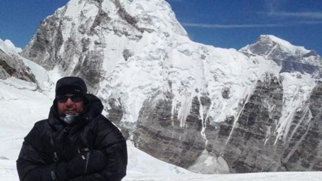 Leslie John Binns climbing towards Mount Everest last year. (Twitter) Leslie John Binns climbing towards Mount Everest last year. (Twitter)