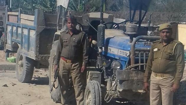 On March 3, Knowledge Park police arrested six people for illegal sand mining and seized a tractor full of sand.