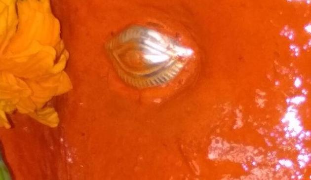 News spread fast that an idol at the Hanuman Temple in Uttar Pradesh’s Meerganj was shedding tears. (HT Photo) News spread fast that an idol at the Hanuman Temple in Uttar Pradesh’s Meerganj was shedding tears. (HT Photo)