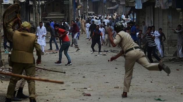 Clashes erupted on Saturday between protesters and security forces near Kashmir’s Shopian district.(AFP File Photo)