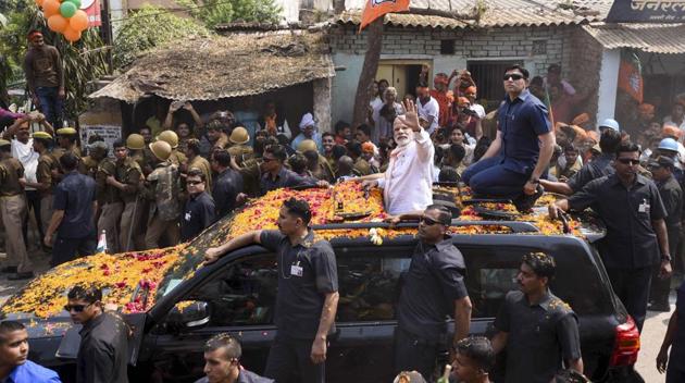 Travelling in an SUV, the roadshow started from Assi and concluded at Gyanvapi. (Arun Sharma/HT PHOTO)