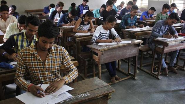 Students take their HSC exams at one of the centres in Mumbai. (HT photo) Students take their HSC exams at one of the centres in Mumbai. (HT photo)