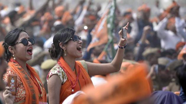 BJP supporters cheer for Prime Minister Narendra Modi’s rally at Mirzapur in Varanasi, on March 3, 2017. (Arun Sharma/HT PHOTO) BJP supporters cheer for Prime Minister Narendra Modi’s rally at Mirzapur in Varanasi, on March 3, 2017. (Arun Sharma/HT PHOTO)