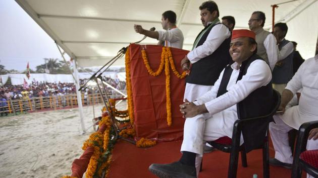 Congress Vice President Rahul Gandhi and Uttar Pradesh CM Akhilesh Yadav addressed an election rally in Gorakhpur on February 27, 2017. (Arun Sharma/HT PHOTO) Congress Vice President Rahul Gandhi and Uttar Pradesh CM Akhilesh Yadav addressed an election rally in Gorakhpur on February 27, 2017. (Arun Sharma/HT PHOTO)