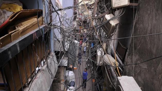 A web of dangling wires in Allahabad. (Deepak Gupta/ HT Photos) A web of dangling wires in Allahabad. (Deepak Gupta/ HT Photos)