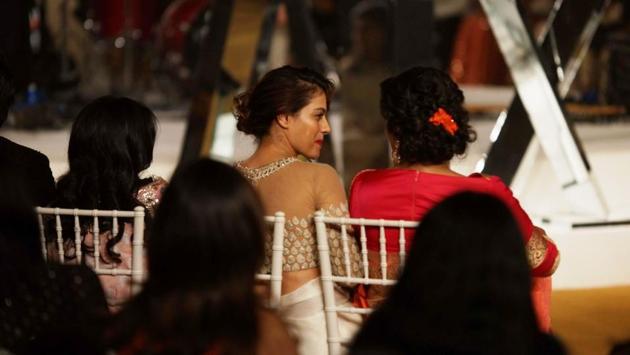 Actor Kajol talking with Shabana Azmi. (HT Photo/Prodip Guha) 