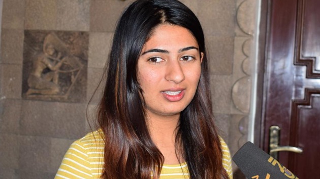 Showing solidarity with Gurmehar Kaur, the Ex-servicemen said that the prevailing trend is dangerous for the security of the country.(HT File Photo)