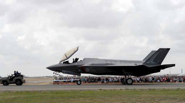 The annual event sees 180,000 visitors over the 3-day public event held at the Avalon Airfield some 80kms south-west of Melbourne. (MAL FAIRCLOUGH / AFP) The annual event sees 180,000 visitors over the 3-day public event held at the Avalon Airfield some 80kms south-west of Melbourne. (MAL FAIRCLOUGH / AFP)