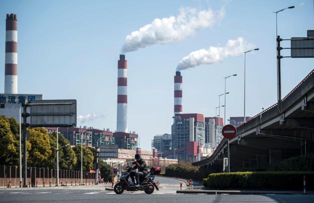 China has moderated its economic growth forecast for 2017 to “around 6.5%” from the 6.7-7% it had targeted last year. (AFP photo) China has moderated its economic growth forecast for 2017 to “around 6.5%” from the 6.7-7% it had targeted last year. (AFP photo)