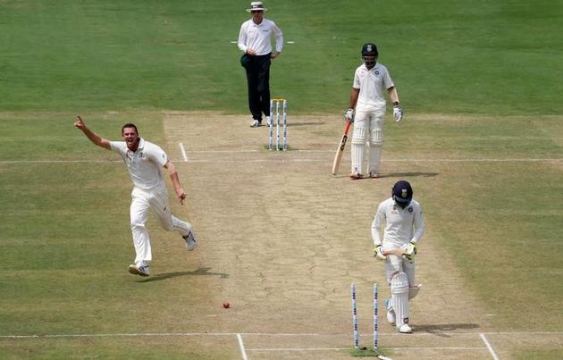 India hero with the ball, Ravindra Jadeja, couldn’t do much with the bat after being promoted up the order. Australia's Josh Hazlewood bowled Jadeja, who could manage only two runs on Day 3 of the second Test at M Chinnaswamy Stadium in Bangalore on Monday. (reuters)