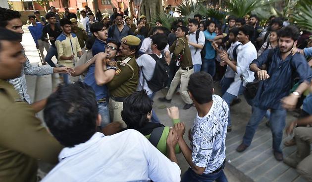 Clashes erupted on DU campus after ABVP members disrupted a literary event at Ramjas College where JNU students Umar Khalid and Shehla Rashid had been invited to speak. (Raj K Raj/HT Photo) Clashes erupted on DU campus after ABVP members disrupted a literary event at Ramjas College where JNU students Umar Khalid and Shehla Rashid had been invited to speak. (Raj K Raj/HT Photo)