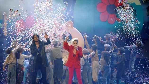 Singers Katy Perry and Skip Marley during a performance. This was Perry’s first public appearance after she her split with actor Orlando Bloom. (REUTERS) Singers Katy Perry and Skip Marley during a performance. This was Perry’s first public appearance after she her split with actor Orlando Bloom. (REUTERS)