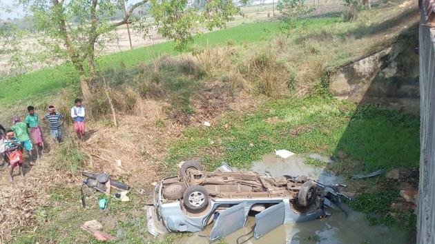The sedan in which the singer was travelling plunged into the nullah below NH2. (HT Photo) The sedan in which the singer was travelling plunged into the nullah below NH2. (HT Photo)