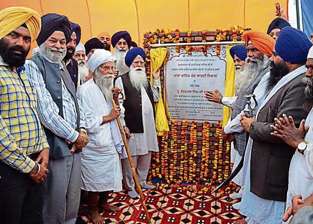 SGPC president Kirpal Singh Badungar laying the foundation stone of Mata Sahib Kaur Serai in Fatehgarh Sahib on Tuesday. (HT Photo) SGPC president Kirpal Singh Badungar laying the foundation stone of Mata Sahib Kaur Serai in Fatehgarh Sahib on Tuesday. (HT Photo)