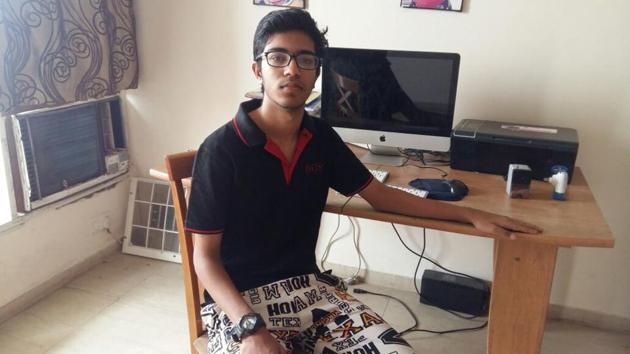 Yash Bhatkar fetched the same aggregate of 590/1600 as scored by 16-year-old Lucknow whiz kid Shubh Agrawal. (Sunil Ghosh/HT Photo) Yash Bhatkar fetched the same aggregate of 590/1600 as scored by 16-year-old Lucknow whiz kid Shubh Agrawal. (Sunil Ghosh/HT Photo)