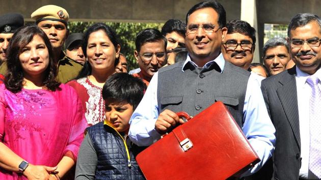 Haryana finance minister Capt Abhimanyu with family arrives at Haryana Vidhan Sabha to present annual state budget, in Chandigarh on Friday. (Keshav Singh/Hindustan Times) Haryana finance minister Capt Abhimanyu with family arrives at Haryana Vidhan Sabha to present annual state budget, in Chandigarh on Friday. (Keshav Singh/Hindustan Times)