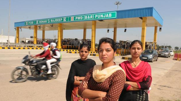 Like Manpreet, there are other women who break the stereotype. (From left) Mandeep Kaur, Sukhveer Kaur and Sukhwinder Kaur also work at the same toll plaza. (Anil Dayal/HT Photo) Like Manpreet, there are other women who break the stereotype. (From left) Mandeep Kaur, Sukhveer Kaur and Sukhwinder Kaur also work at the same toll plaza. (Anil Dayal/HT Photo)