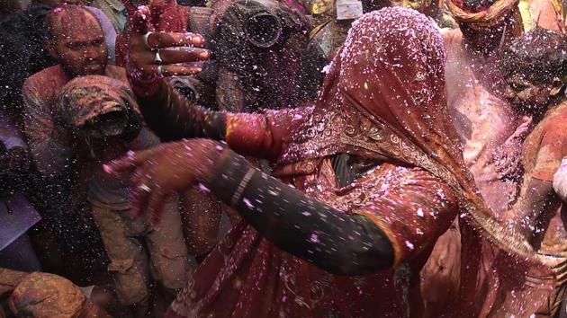 Celebrated in the villages a few days before Holi, ‘Lathamar’ means ‘playing with sticks’. (Ajay Aggarwal/HT PHOTO)