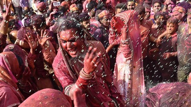 It is celebrated in the Hindu month of Phalgun on full moon day. It corresponds to the month of March in the English calendar. (Ajay Aggarwal/HT PHOTO)