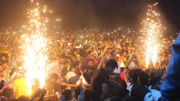 Fireworks lit up amid his performance, scattering the wild crowd surrounding the stage area. (Manoj Verma/HT Photo) 