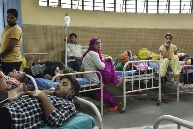 Delhi will get at least 10,000 more beds in its government hospitals by the end of 2017(HT file photo (Saumya Khandelwal))