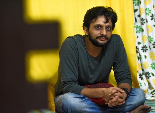 Zeeshan Ayyub Asks Shah Rukh Khan Do You Really Owe Money To Paan Sellers In Delhi Hindustan Times The film also features mohammed zeeshan who plays a very pivotal role. zeeshan ayyub asks shah rukh khan do